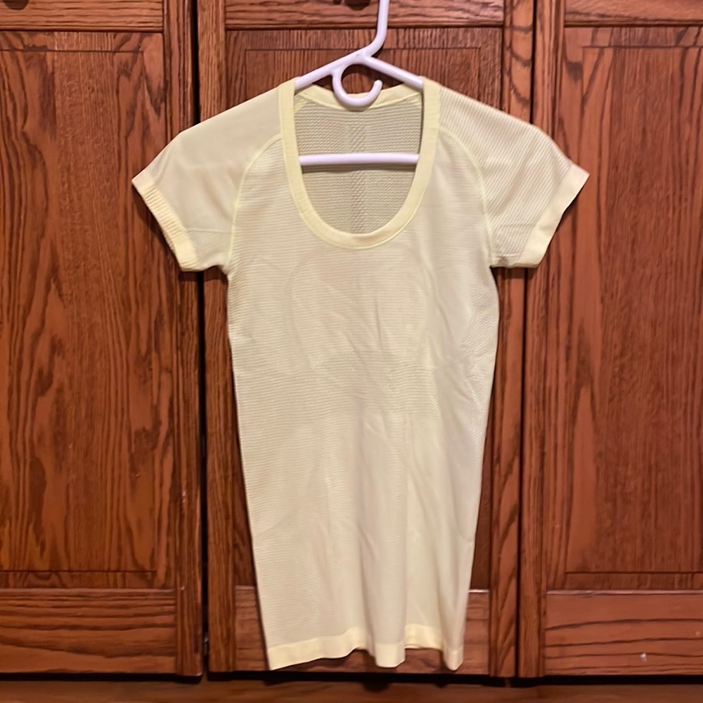 Lululemon tech shirt